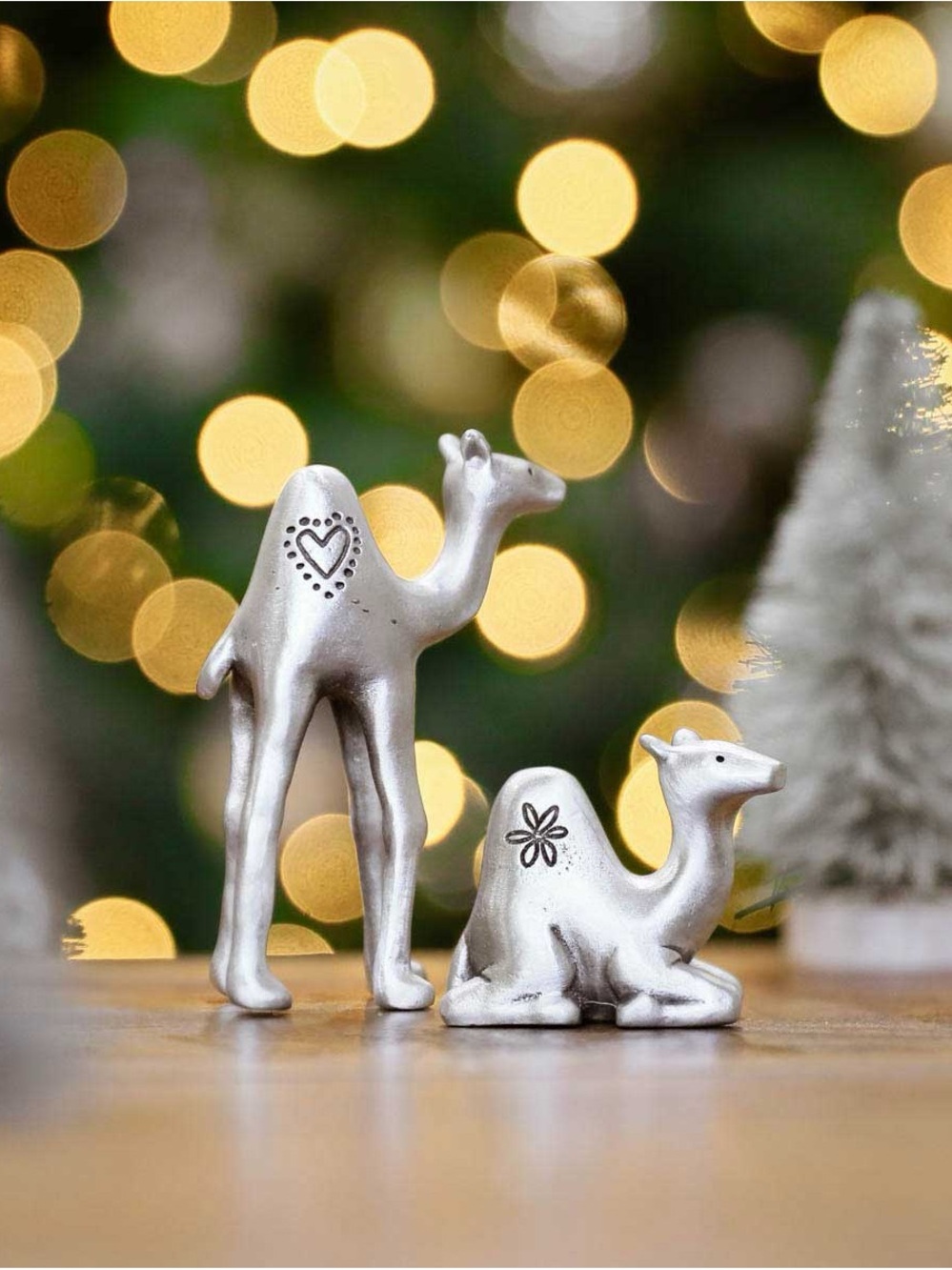 Decorative Silver Ceramic Camel Figurine Set - Holiday Home Accent